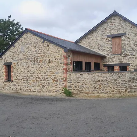 Studio Pic Au Vert Martigne-Ferchaud Exterior photo